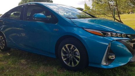 Toyota Prius • 2017 • 19,999 km