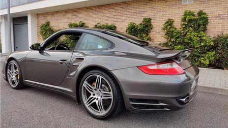 Porsche 911 Turbo • 2009 • 30,000 km
