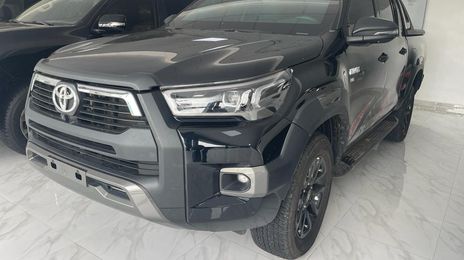 Toyota Hilux • 2023 • 10,000 km