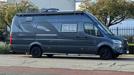 Mercedes-Benz Sprinter • 2020 • 146,128 km