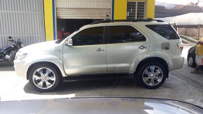 Toyota 4 Runner Limited • 2011 • 130,000 km