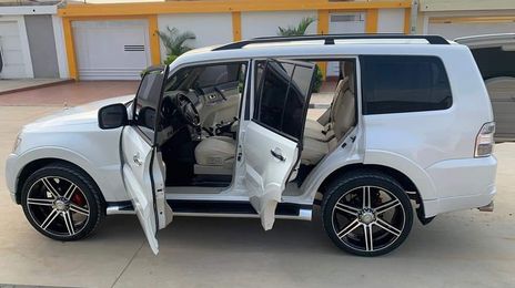 Mitsubishi Pajero • 2020 • 50,000 km