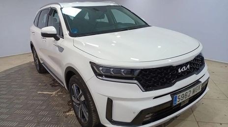 Kia Sorento Hybrid • 2023 • 11,800 km