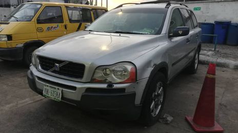 Volvo XC90 • 2005 • 133,059 km