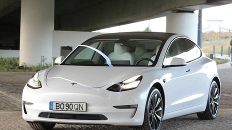 Tesla Model 3 • 2019 • 129,000 km