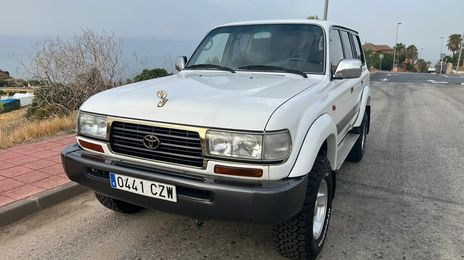 Toyota Land Cruiser • 1997 • 272,000 km