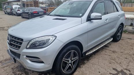 Mercedes-Benz ML350 • 2013 • 184,000 km