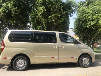 Hyundai H1 • 2009 • 180,000 km