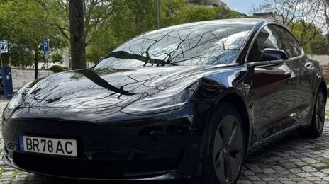 Tesla Model 3 • 2019 • 85,600 km