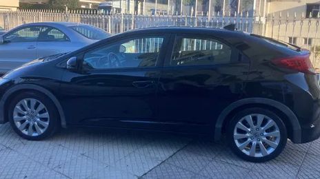 Honda Civic • 2012 • 180,000 km