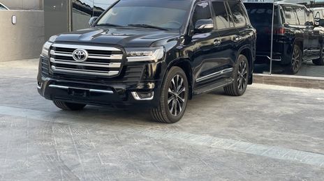 Toyota Land Cruiser • 2015 • 43 km