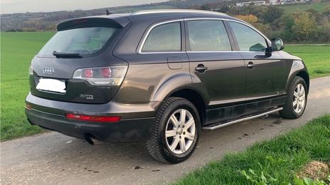 Audi Q7 • 2008 • 282,141 km