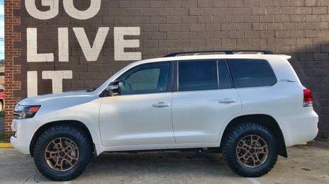 Toyota Land Cruiser • 2020 • 13,321 km