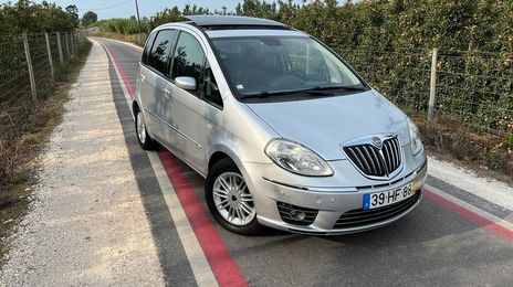 Lincoln Conquistador • 2009 • 100,000 km