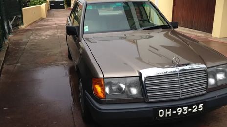 Mercedes-Benz 200 - 300 • 1987 • 149,000 km