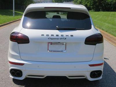 Porsche Cayenne • 2016 • 8,000 km