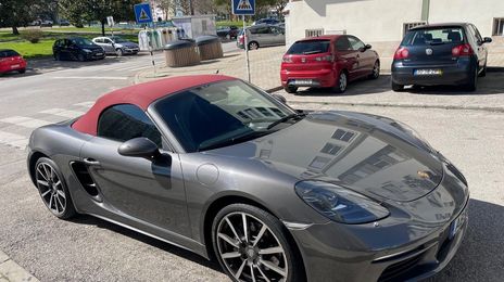 Porsche 718 Cayman • 2016 • 126,000 km