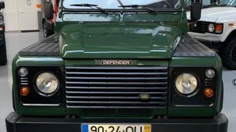 Land Rover Defender • 2000 • 120,000 km