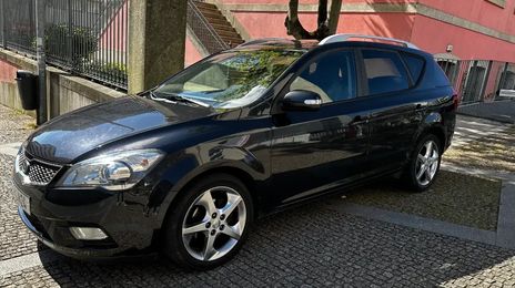 Kia Cee`d SW • 2011 • 165,656 km