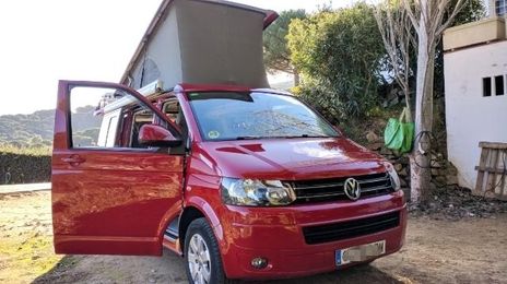 Volkswagen T5 • 2010 • 190,000 km