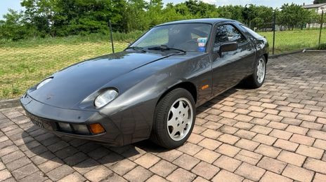 Porsche 928 • 1978 • 154,069 km