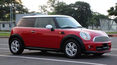 MINI Cooper • 2011 • 123,456 km