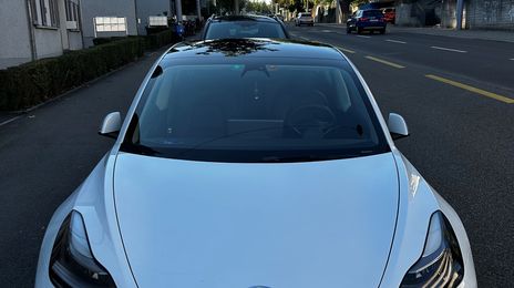 Tesla Model 3 • 2021 • 7,500 km