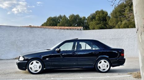 Mercedes-Benz C • 1999 • 131,000 km