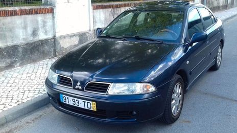 Mitsubishi Carisma • 2002 • 200,000 km