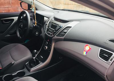 Hyundai Elantra • 2015 • 92,500 km