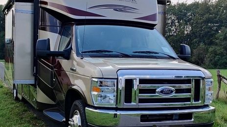 Ford Econoline Wagon • 2017 • 74,000 km