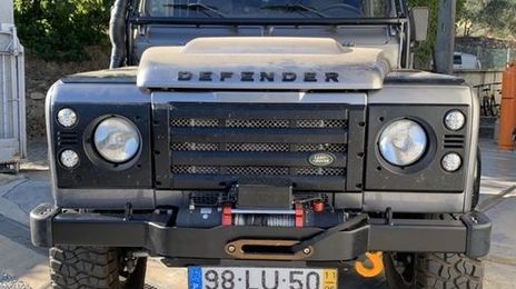 Land Rover Defender • 2011 • 9,300 km