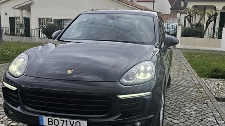 Porsche Cayenne • 2016 • 260,321 km