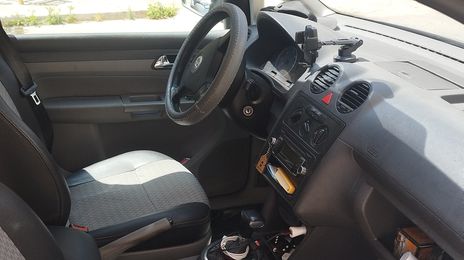 Volkswagen Caddy • 2008 • 271,000 km