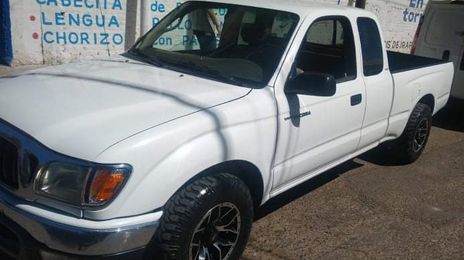 Toyota Tacoma • 2001 • 140,000 km