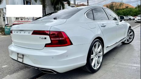 Volvo S90 • 2017 • 90,000 km