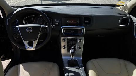 Volvo V60 • 2017 • 42,000 km