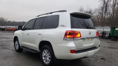 Toyota Land Cruiser • 2020 • 13,321 km