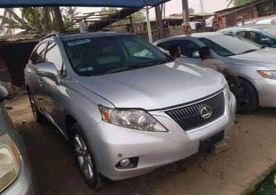 Lexus  • 2010 • 5 km