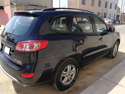 Hyundai Santa Fe • 2012 • 88,000 km