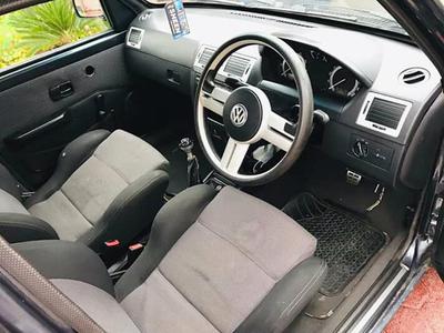 Volkswagen Golf • 2003 • 95,000 km
