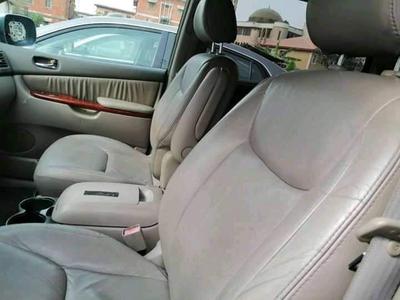 Toyota Sienna • 2005 • 5,000 km