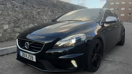Volvo V40 • 2015 • 174,523 km