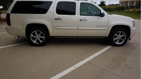 Chevrolet Suburban • 2008 • 140,000 km