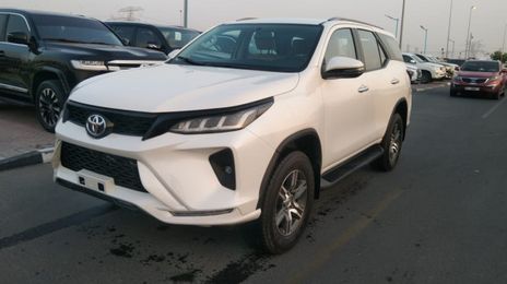 Toyota Fortuner • 2023 • 35,000 km