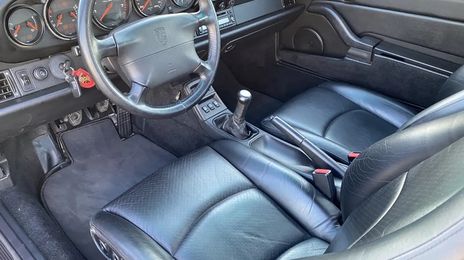 Porsche 924 • 1995 • 138,000 km