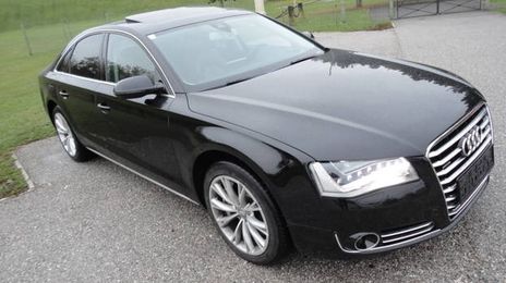 Audi A8 • 2011 • 230,000 km