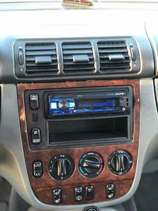 Mercedes-Benz 100 D • 2001 • 233,325 km