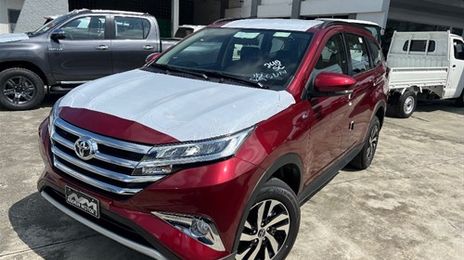 Toyota Prius v • 2020 • 0 km