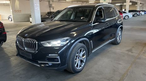 BMW X5 • 2019 • 122,000 km